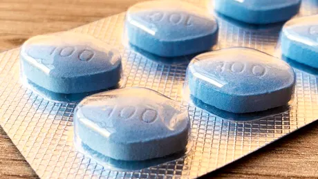 Cel mai bătrân bărbat din Anglia care a luat viagra are 102 ani. Care sunt efectele adverse ale „pilulei albastre”