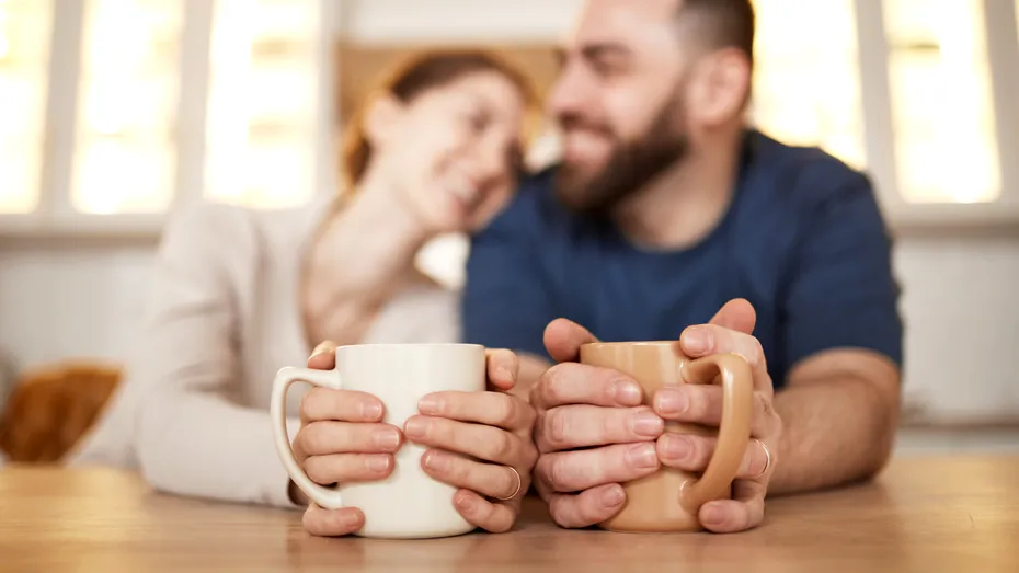 Gustul cafelei, influențat de culoarea și materialul cănii. Descoperirea inedită care va schimba modul în care îți bei cafeaua