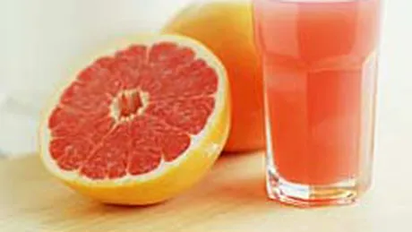 Evita grepfrutul, merele si portocalele daca iei medicamente!