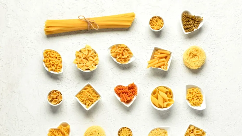Tipuri de paste pe care nu le știai. De la farfalle în formă de fluture la bucatini tubulare