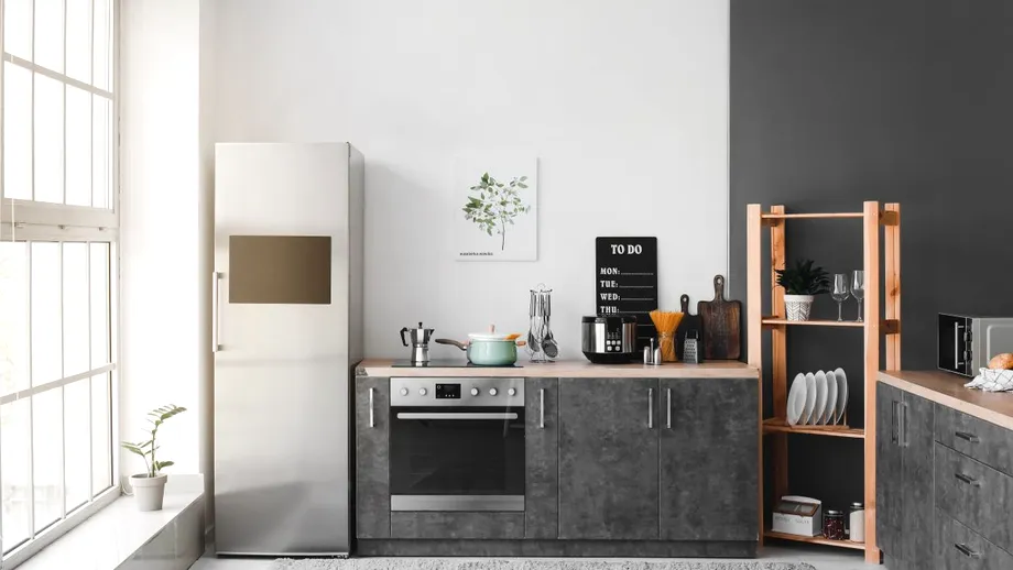 Aparatele pe care nu trebuie să le conectezi la un prelungitor. Pericolul la care expui întreaga locuință