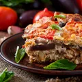 Musaca de post cu cartofi și linte. Rețeta delicioasă care înlocuiește cu succes varianta cu carne
