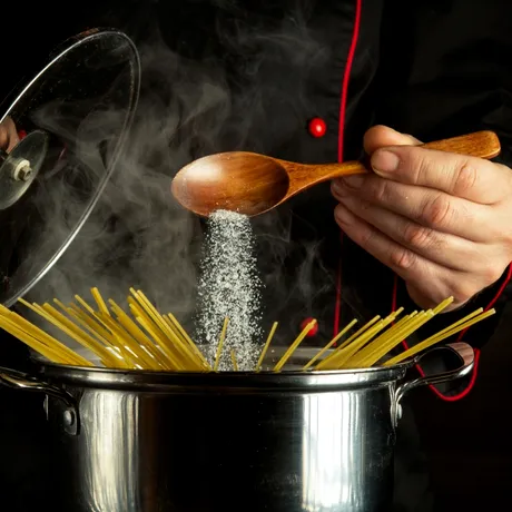 Greșeala pe care o faci când fierbi pastele. Cum le prepari al dente