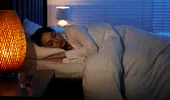 De ce nu este bine să dormi cu lumina aprinsă. Ce se întâmplă în corp în timpul nopții? Medicii dau verdictul