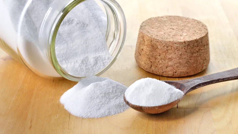 De ce să nu te dai cu bicarbonat de sodiu pe față. Trucurile virale care fac mai mult rău
