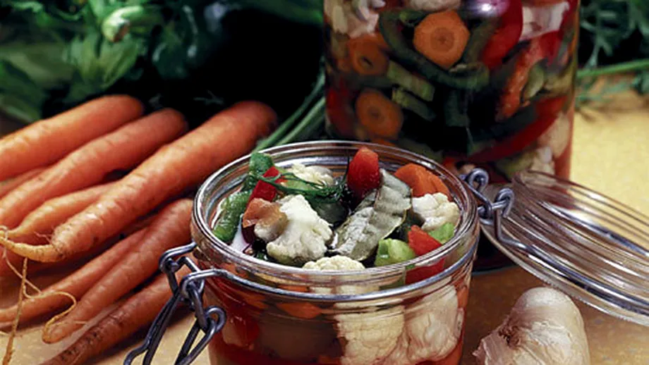 Pregăteşte-ţi cămara pentru iarnă: Sfaturi pentru conservarea legumelor şi fructelor