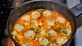 Cu ce să legi perișoarele ca să rămână întregi în oala de ciorbă. Nu se vor mai desface și vor fi delicioase