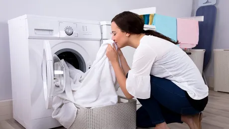 5 trucuri care te vor ajuta să speli hainele rapid și eficient!