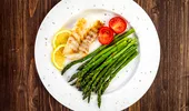 Cele 5 alimente pe care trebuie să le mănânci în luna mai, potrivit medicilor nutriționiști