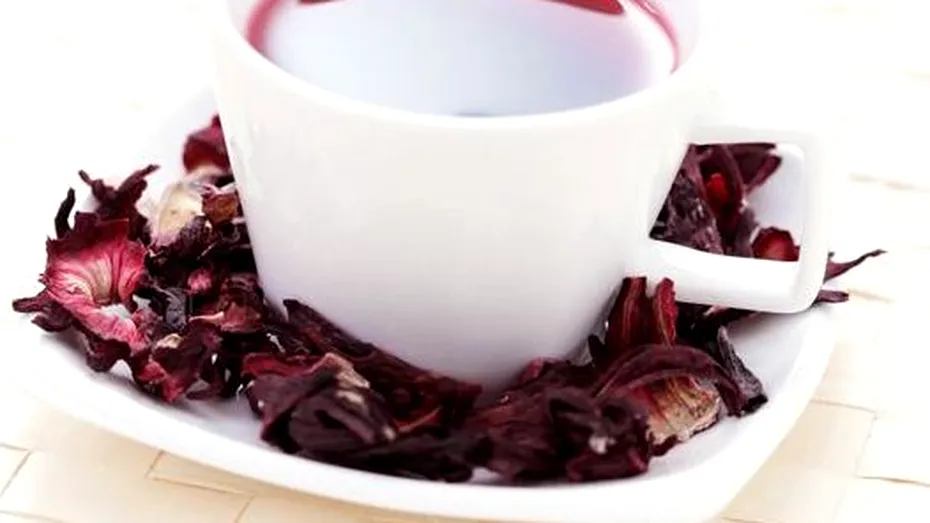 Ceaiul de hibiscus scade tensiunea arterială
