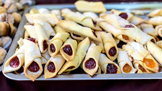 Cornulețe fragede cu gem, exact ca în copilărie. Rețeta tradițională a bunicii