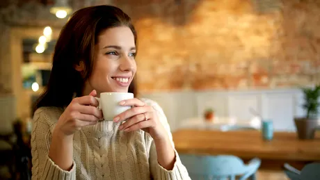 Ce se întâmplă în corpul tău, de fapt, dacă bei o cană de cafea la micul dejun