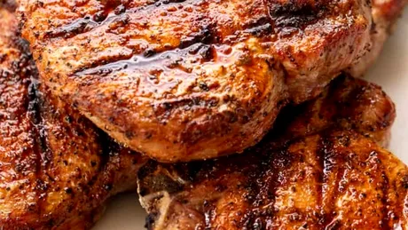 Trucuri simple pentru gătirea rapidă a cărnii. Friptura de Crăciun va fi gata imediat