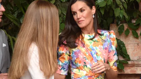 Regina Letizia lovește din nou cu apariția ei. A purtat o rochie superbă de vară