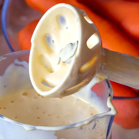 Singura metodă prin care nu ți se taie maioneza. Jamie Oliver și-a dezvăluit secretul!