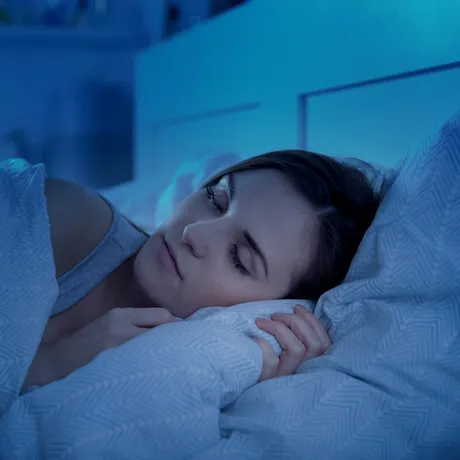6 lucruri pe care să le faci ca să adormi imediat ce te așezi în pat
