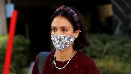 Jessica Alba, ca o puștoaică la 40 de ani. Cum a fost surprinsă de paparazzi