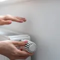 De ce miroase urât caloriferul când îl pornești după luni de pauză