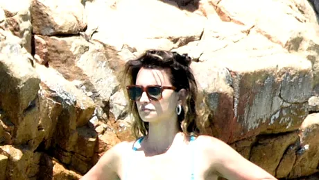 Penelope Cruz, în costum de baie la 47 de ani. A făcut furori pe plajă