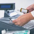Cine primește medicamente compensate și gratuite în 2026. Românii care beneficiază de tratamente prin CNAS