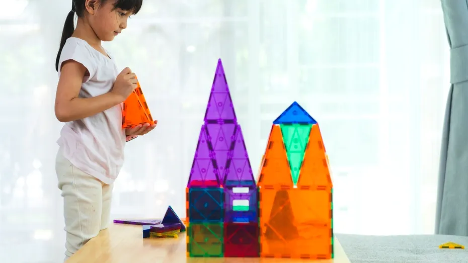 Jucăria-minune care îi face pe copii mai deștepți fără să-și dea seama! Toți părinții o caută acum