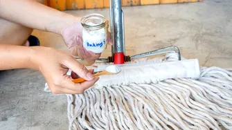 Cum să cureți corect gresia să pară lucioasă tot timpul. Soluția naturală cu care să speli pe jos. Faci curățenie doar o dată pe săptămână!