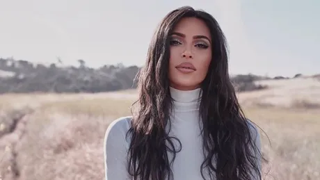 Cum să arăţi ca surorile Kardashian-Jenner: produse de make-up pe care le folosesc