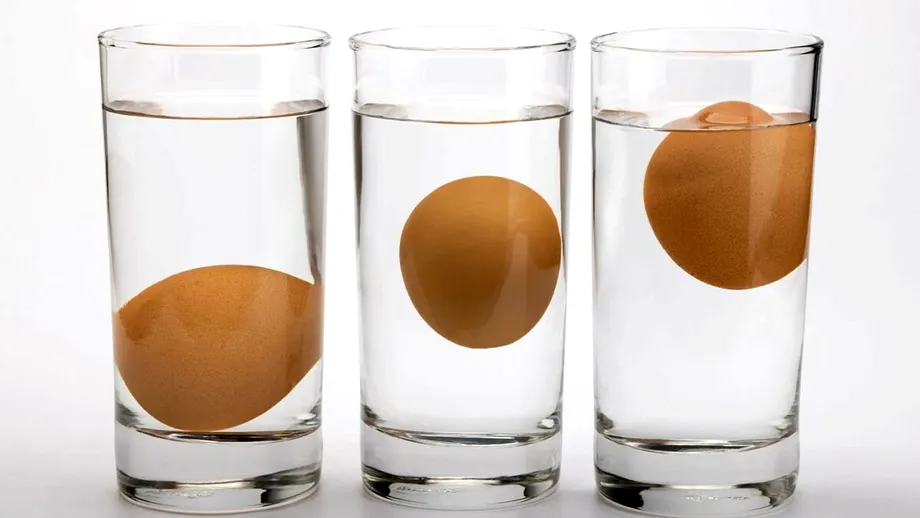 Cum să îți dai seama dacă un ou este proaspăt sau expirat. Trucul simplu, folosit de majoritatea bucătarilor