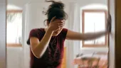 Simptomul care dispare rapid când te ridici în picioare. Poate indica o tumoră cerebrală