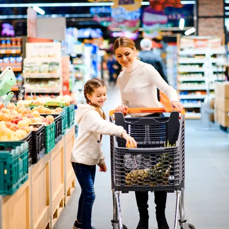 Program special în supermarketuri de Paște 2026. Ce orar vor avea Lidl, Kaufland, Auchan și Profi