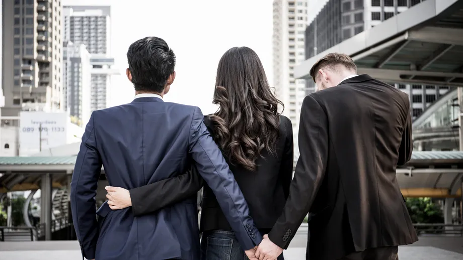 Zodiile predispuse către triunghiuri amoroase. Au tendința de a se juca în relații mai mult decât este cazul