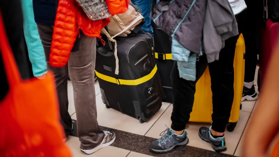 Ce să ai neapărat la tine când zbori cu avionul să nu faci cheaguri de sânge. Trucul simplu care reduce riscul de boli de inimă