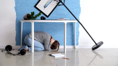 Tu ştii ce trebuie să faci în caz de cutremur? 10 sfaturi de la specialiști