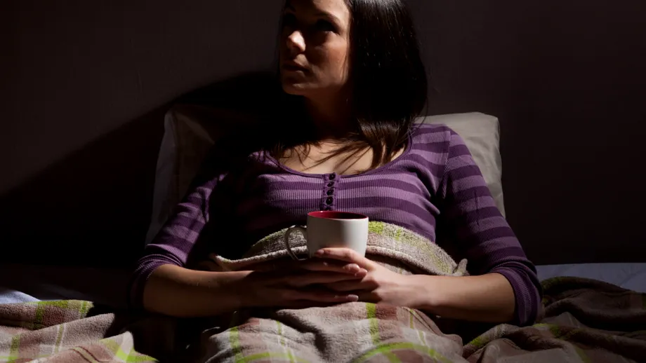 6 băuturi naturale care te ajută să dormi mai bine. Ce să bei înainte de culcare?