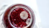 Ce trebuie să pui în borcanele de dulceață ca să nu facă floare. Secretele gospodinelor pricepute
