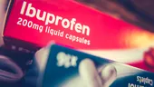 O femeie a rămas fără vedere după ce a luat Ibuprofen pentru crampele menstruale. „Am învățat că vederea nu depinde doar de ochi, că și inima vede”
