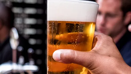 Consumul responsabil de alcool scade riscul de episoade cardiovasculare cu 50% STUDIU