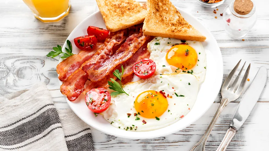 De ce două ouă la micul dejun nu sunt suficiente pentru corpul tău. Ce trebuie să adaugi ca să ai energie și mușchi mai puternici