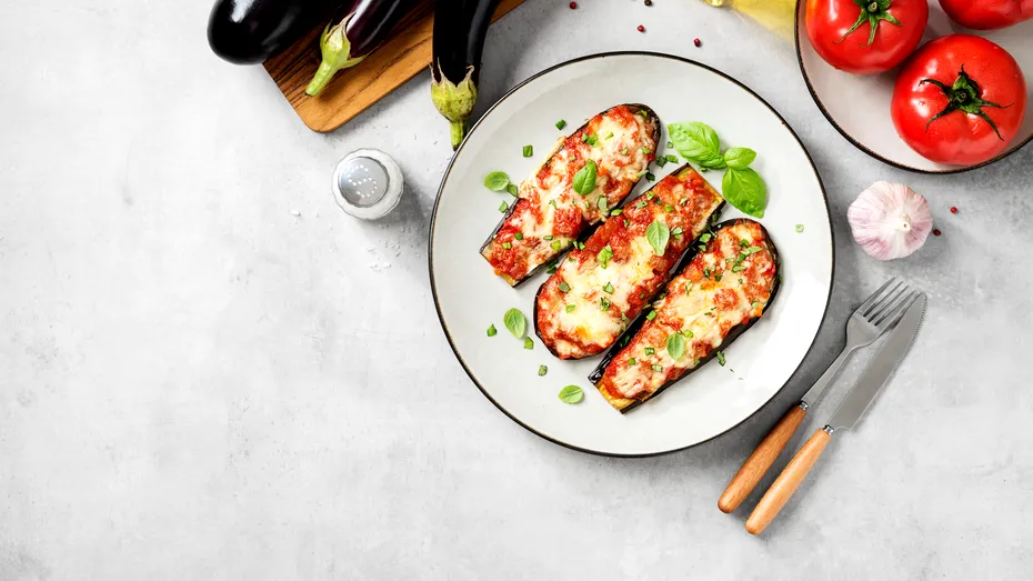 Cum să faci cele mai bune vinete cu roșii. O rețetă care te va face să te lingi pe degete!