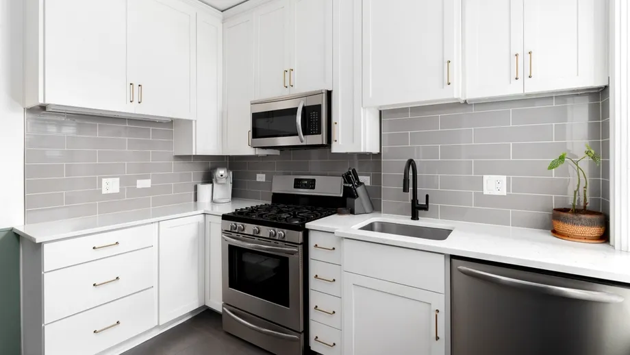 Aparate care îți golesc portofelul în timp ce dormi. Top 3 surse ascunse de consum electric