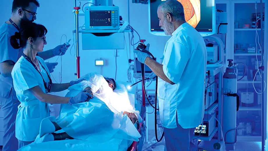 Balonare, reflux și dureri abdominale: care pot fi cauzele