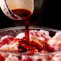 Cât de sigur este să refolosești marinada pentru carne