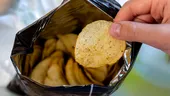O singură pungă de chips-uri îți poate distruge creierul. Efectele devastatoare descoperite de cercetători
