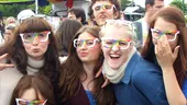 Noul trend la Berlin: ochelarii din carton inventati de un roman