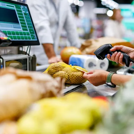 Inflația lovește puternic! Românii renunță la anumite alimente pentru a face față prețurilor ridicate