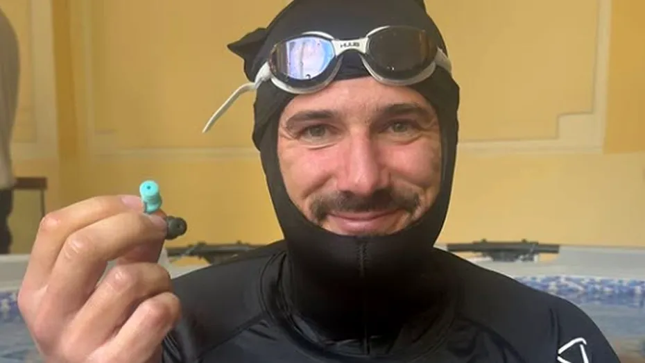 Record mondial: Un bărbat și-a ținut respirația sub apă aproape 30 de minute. Cum a reușit?