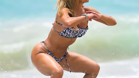 Jennifer Nicole Lee, fitness pe plajă. Cum și-a etalat formele modelul american