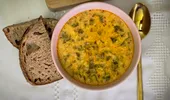 Ciorbă de măcriș cu zdrențe de ouă. Un preparat acrișor, perfect pentru a curăța organismul
