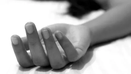 De ce amorțesc mâinile în timpul nopții. Cele mai frecvente cauze explicate de medici