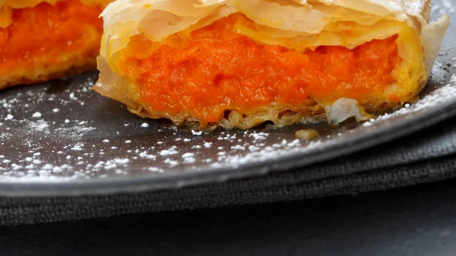 Cea mai bună plăcintă de dovleac, după rețeta bunicii! Ingredientul care îi schimbă total gustul!